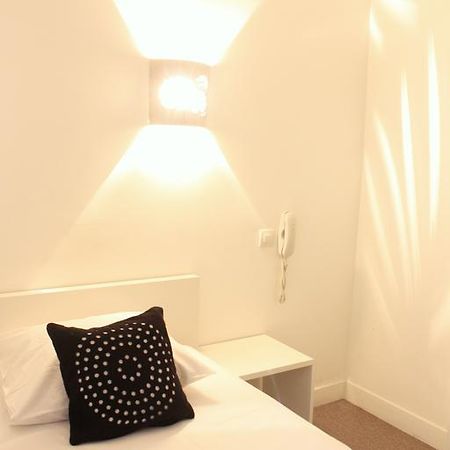 Hotel Petit Bastille Aulnay-sous-Bois Exteriör bild