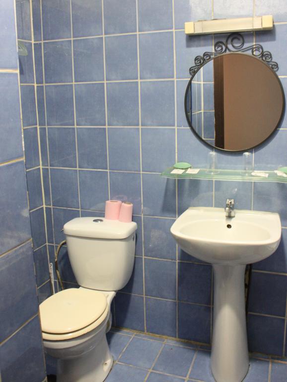 Hotel Petit Bastille Aulnay-sous-Bois Rum bild